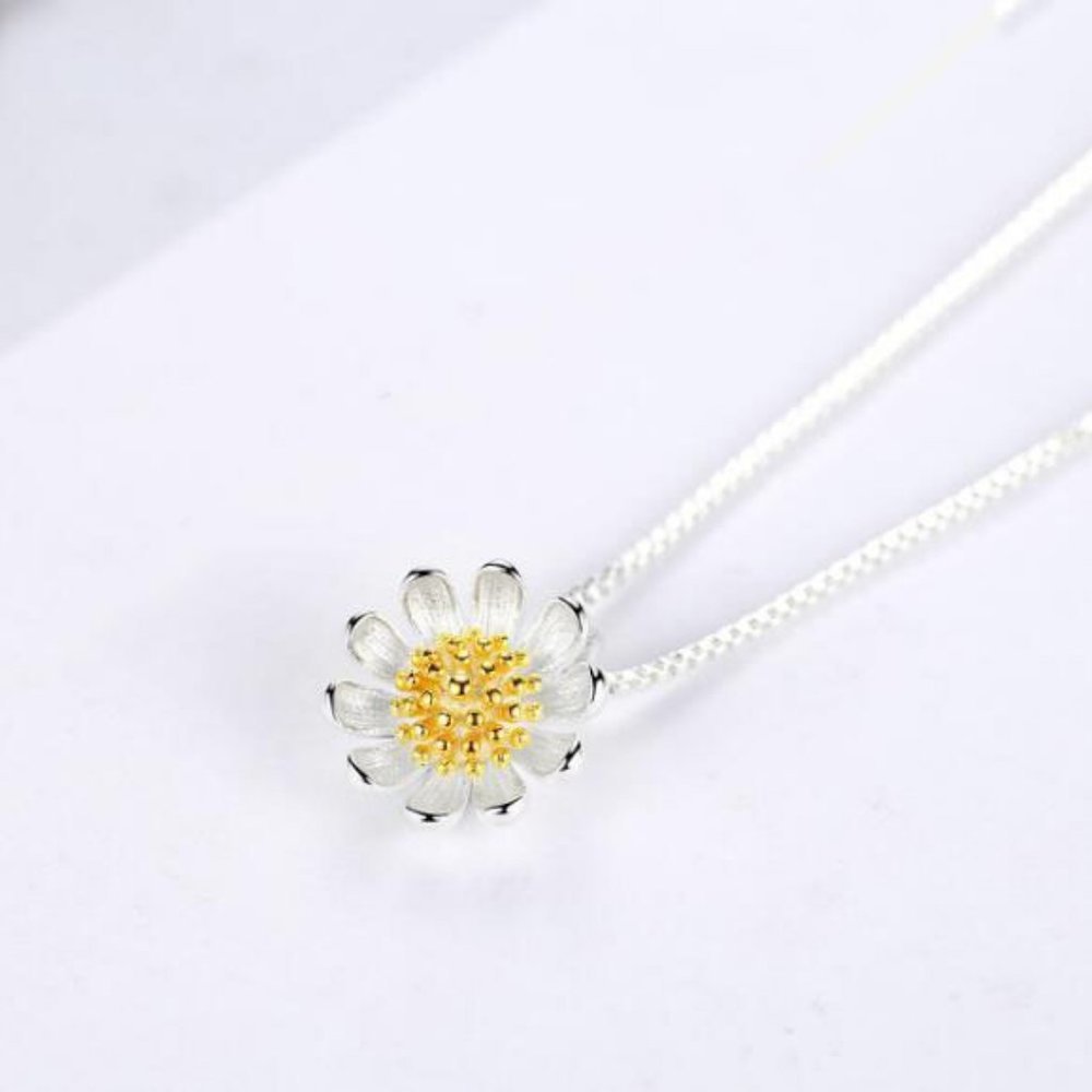 NEW 925 Sterling Silver Two Tone Daisy Necklace - Picture 7 of 8